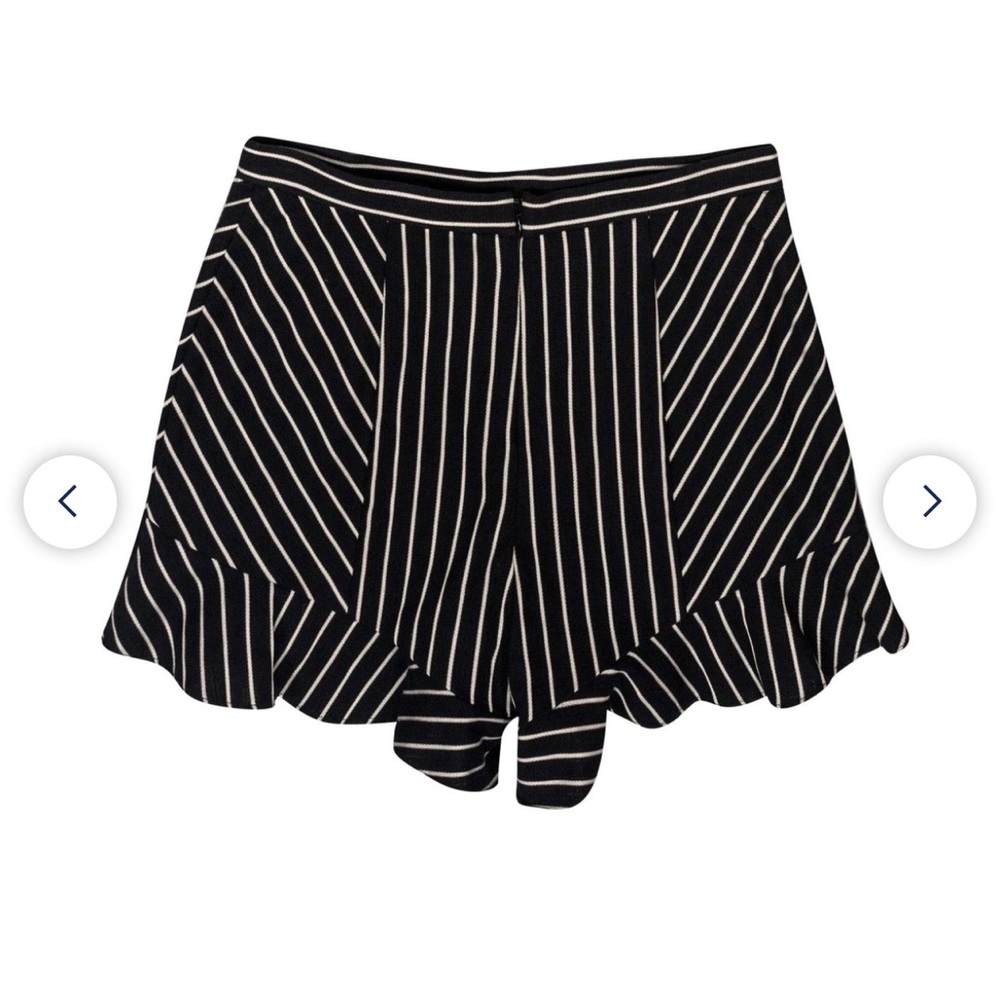 Intermix shorts - Picture 2 of 4